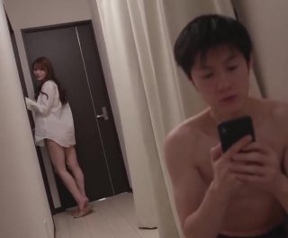 Chinh phục gã đồng nghiệp đẹp trai đã có vợ